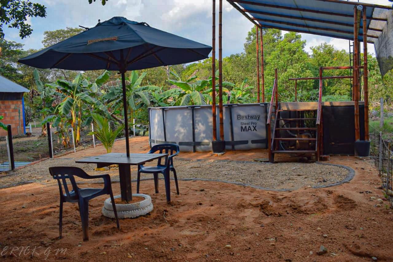 Hostal Caño Nevera La Macarena Exterior foto