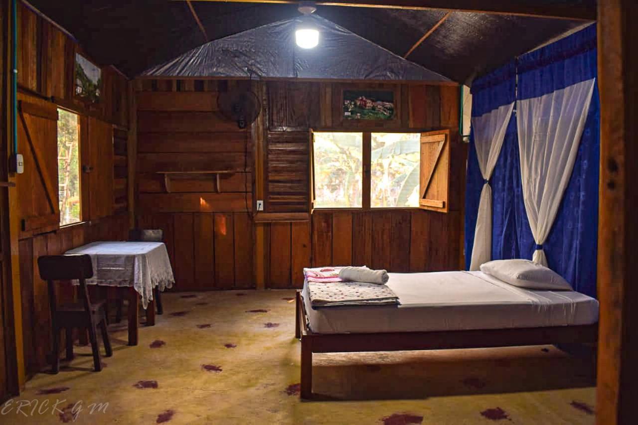 Hostal Caño Nevera La Macarena Exterior foto