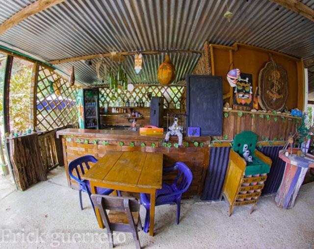 Hostal Caño Nevera La Macarena Exterior foto