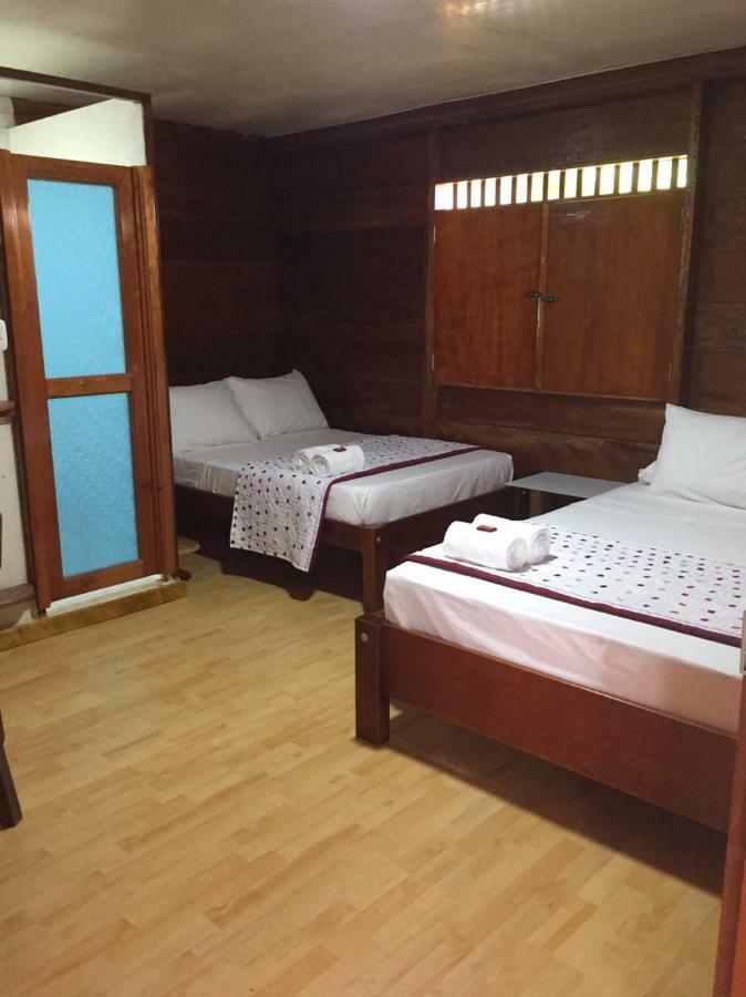 Hostal Caño Nevera La Macarena Exterior foto